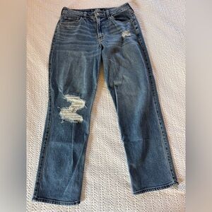 Hollister ultra high rise vintage Straight Leg Jeans with Distressed Detail 28